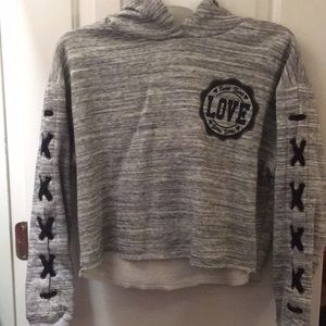 Long sleeve crop top